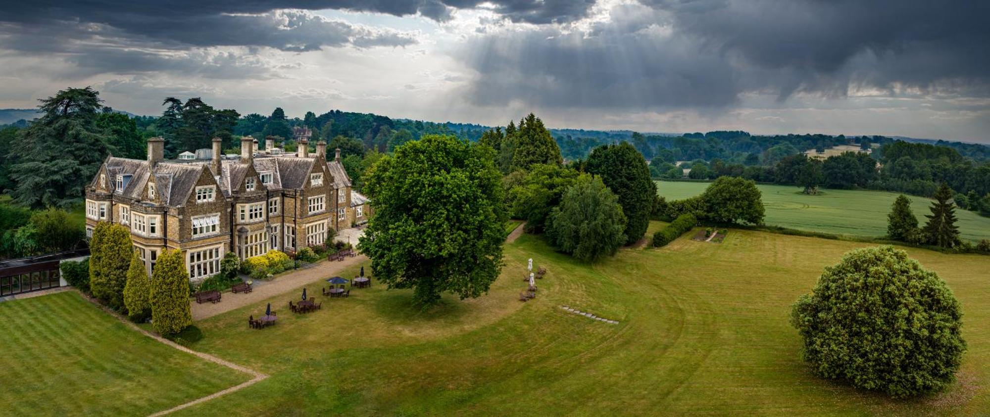 Hartsfield Manor Hotel Dorking Exterior foto